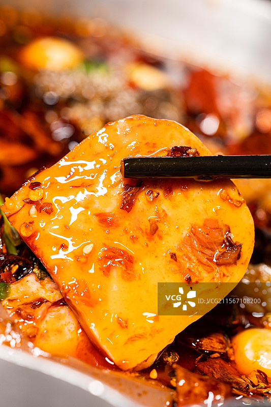 毛血旺成都菜川菜成都美食热辣毛血旺鸭血毛肚牛肉午餐肉麻辣鲜香鱼丸图片素材