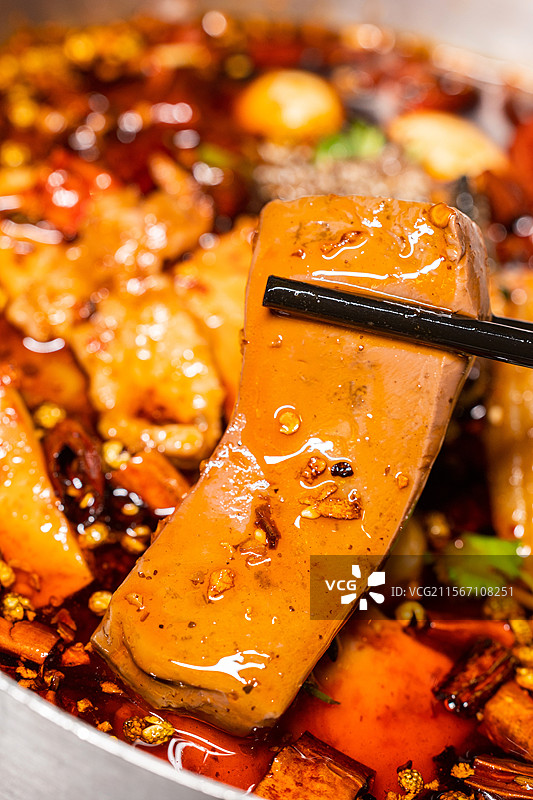 毛血旺成都菜川菜成都美食热辣毛血旺鸭血毛肚牛肉午餐肉麻辣鲜香鱼丸图片素材