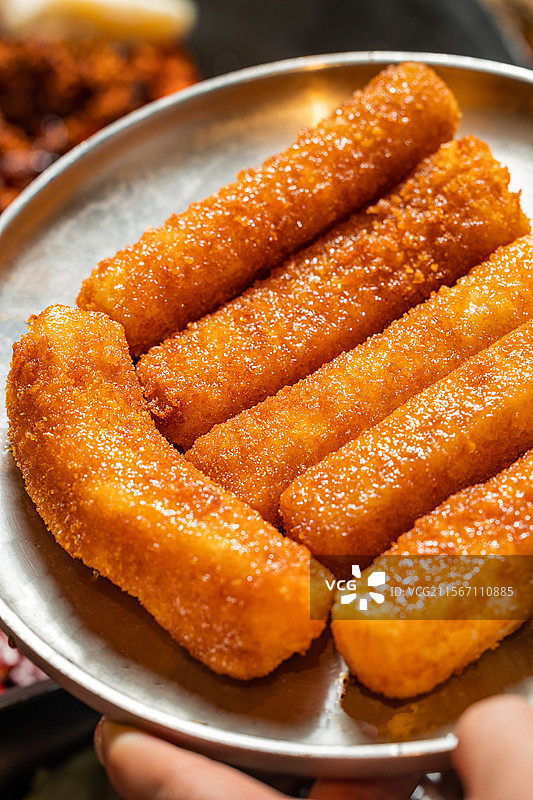 手打糍粑红糖糍粑红糖糯叽叽糯米食品甜品甜食手工糍粑炸糍粑拉丝流心糍粑图片素材