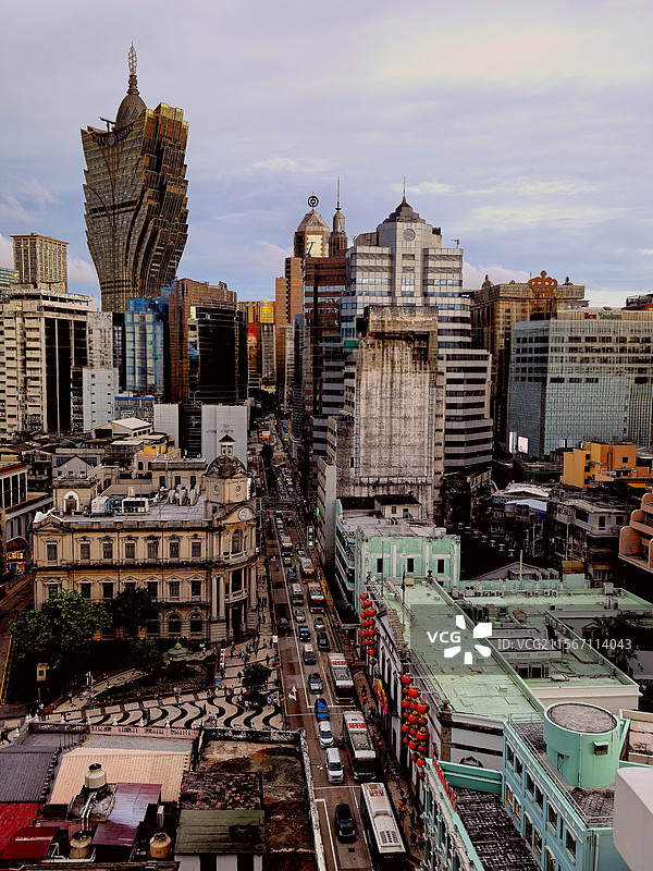 俯瞰澳门新马路中国澳门特别行政区，站在新中央酒店的顶楼，俯瞰车水马龙的新马路。图片素材