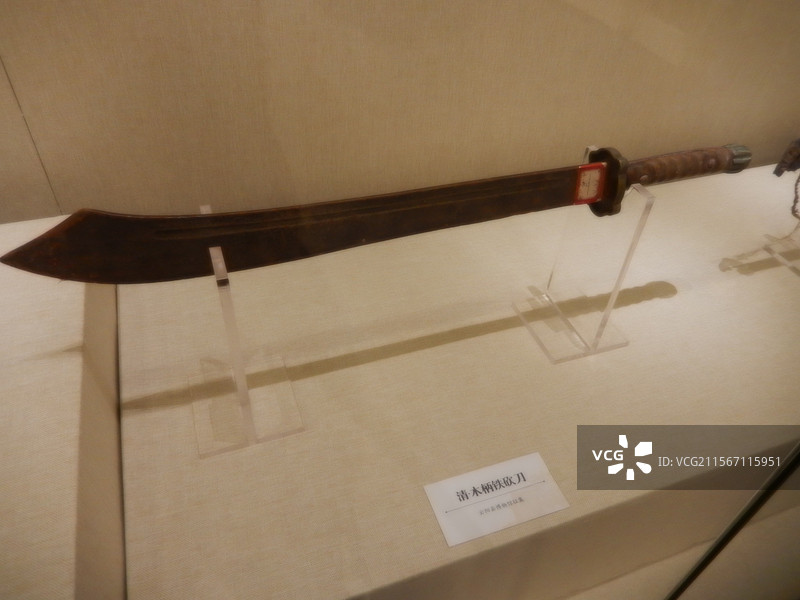 重庆市云阳县世界地质公园磐石城，云上天街“云阳版磁器口古镇”美食街 打铁花火焰高图片素材