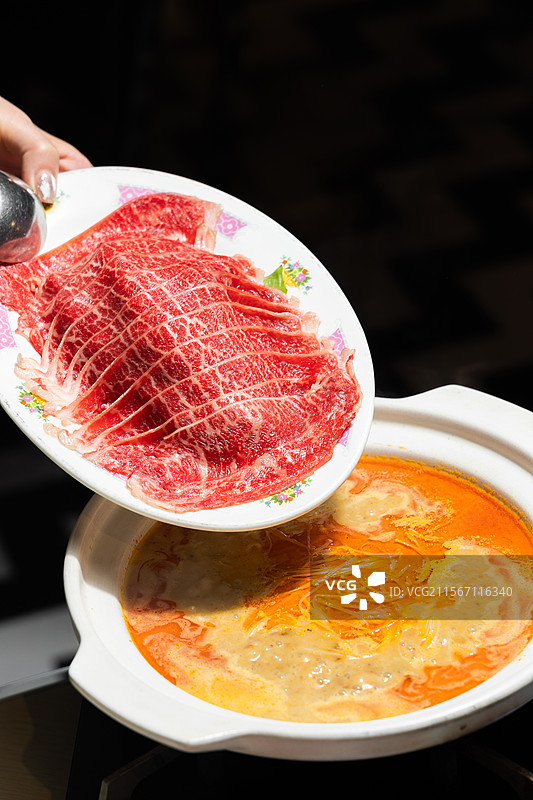 雪花肥牛牛肉鲜切牛肉雪花肥牛叻沙狮城叻沙狮城涮牛肉牛肉火锅打边炉图片素材