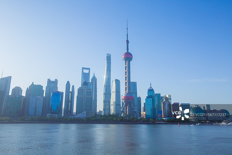 上海陆家嘴金融中心高楼天际线东方明珠外滩高楼建筑图片素材
