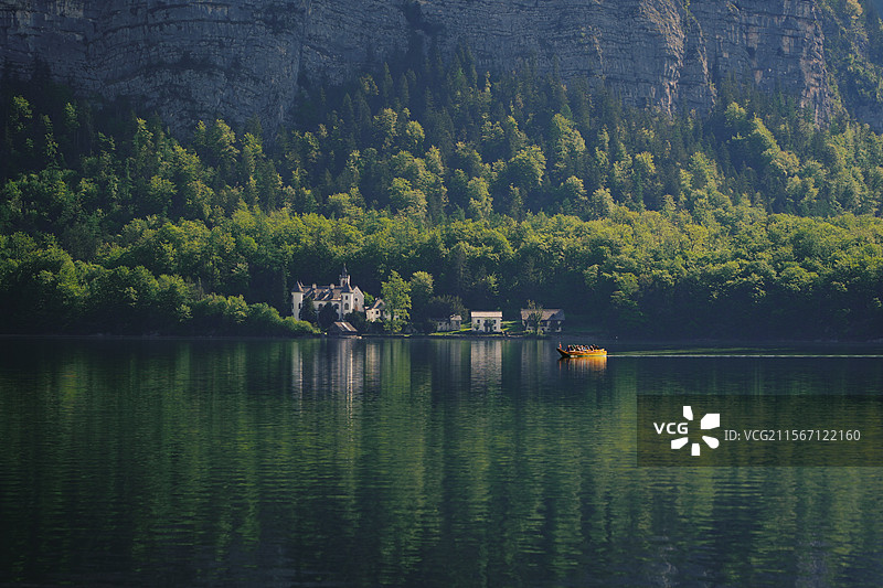 奥地利哈尔施塔特湖光山色图片素材