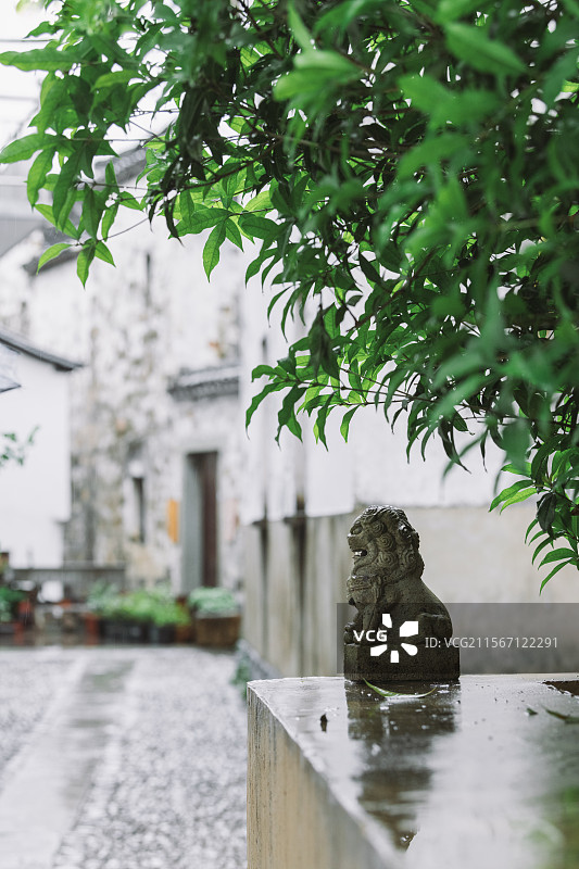 雨中江南小巷图片素材