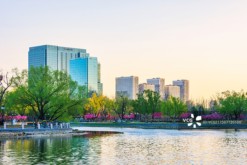 北京市通州区，运河商务区天际线，摄于西海子公园图片素材