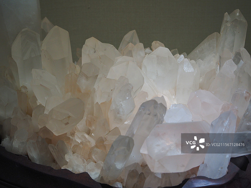 纯净闪耀的矿物之美图片素材