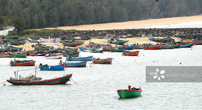 港湾彩舟渔韵图片素材