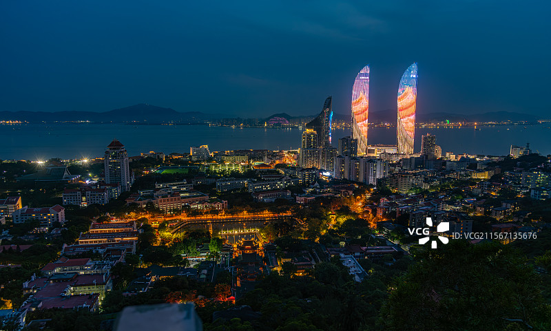 夜幕下的五老峰视角图片素材