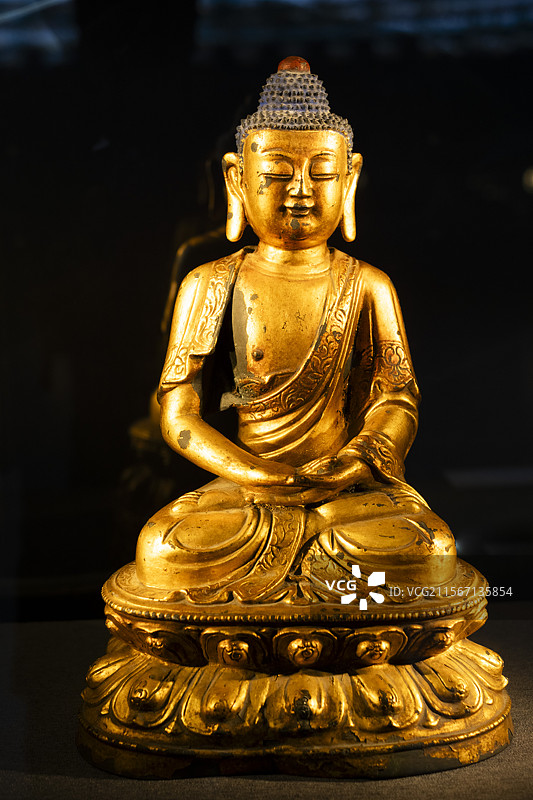 天台博物馆藏品：明代贴金铜阿弥陀佛像图片素材