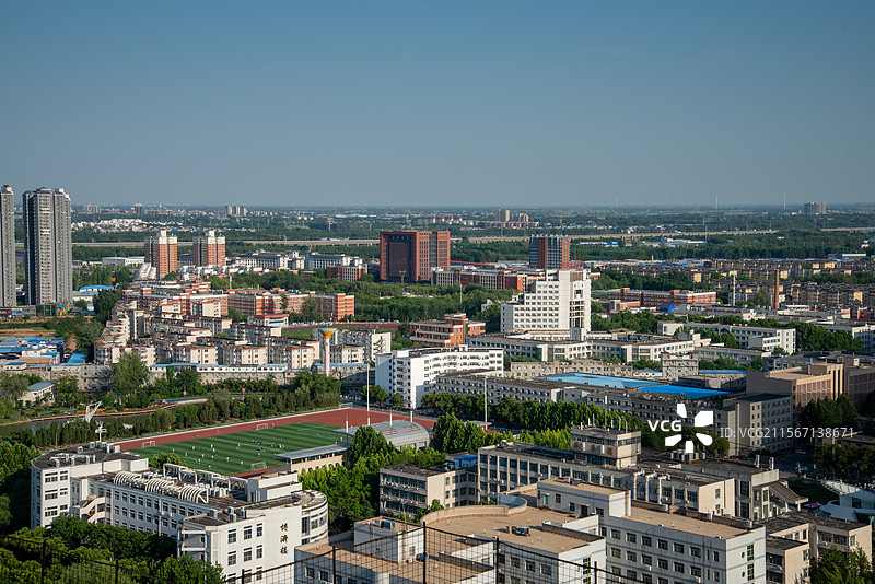 双校同框图片素材