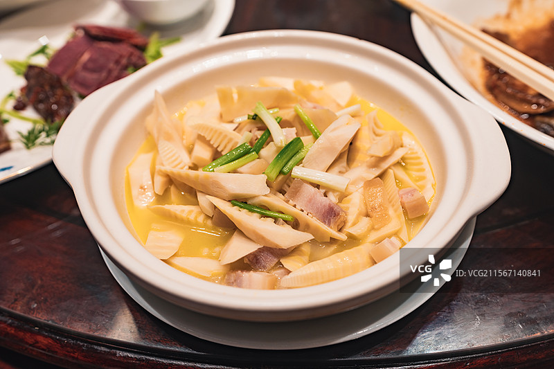 扬州春笋烧咸肉图片素材