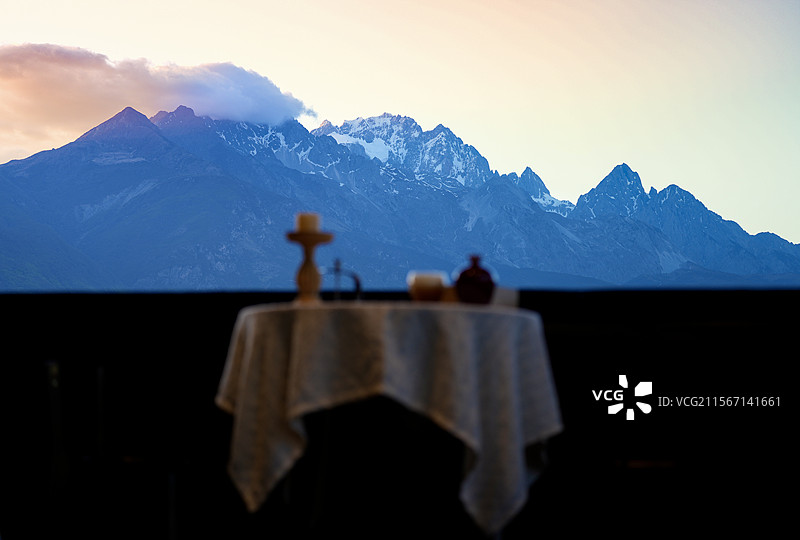 白沙古镇阅山小馆的晚霞图片素材