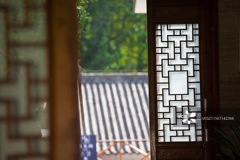 中式古建筑门窗屋檐景区图片素材