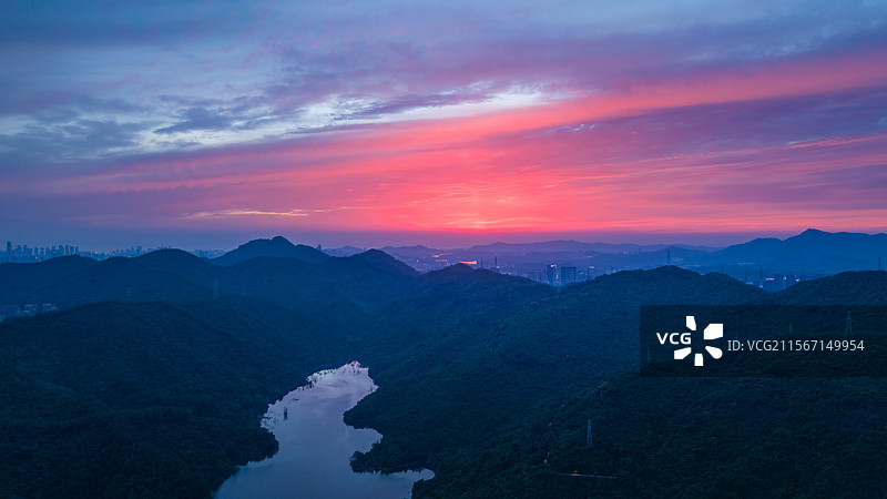 深圳梅林水库的绯色日暮图片素材