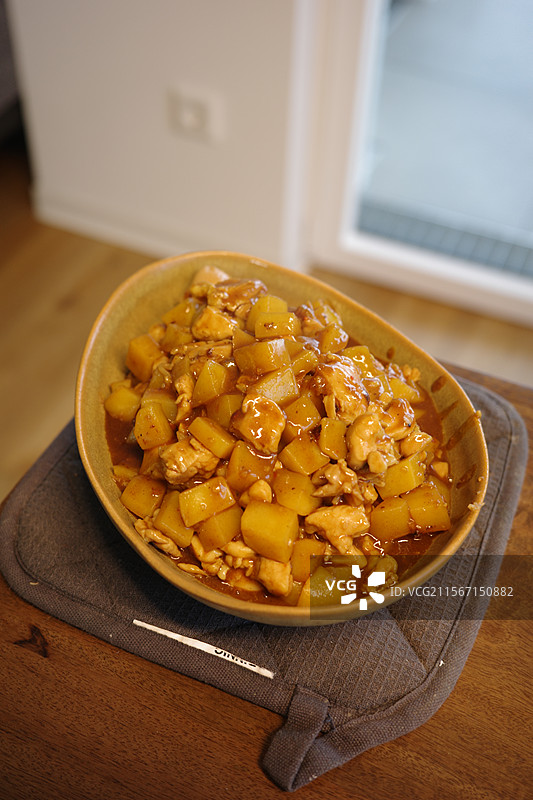 中餐土豆炖鸡肉图片素材