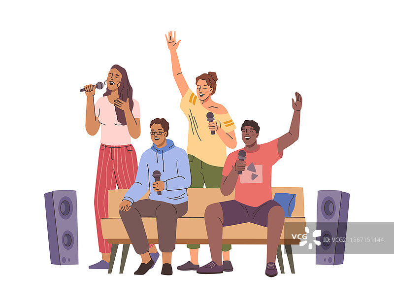 朋友们一起唱卡拉OK，享受欢乐时光图片素材