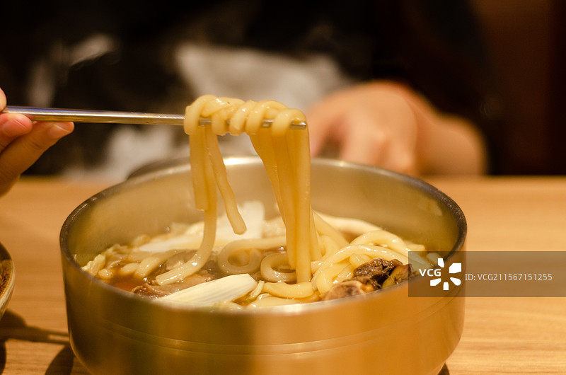 吃一碗牛排乌冬面图片素材