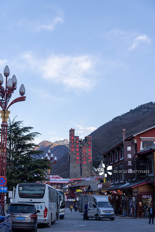 四川阿坝九寨沟县漳扎镇旅游街道图片素材