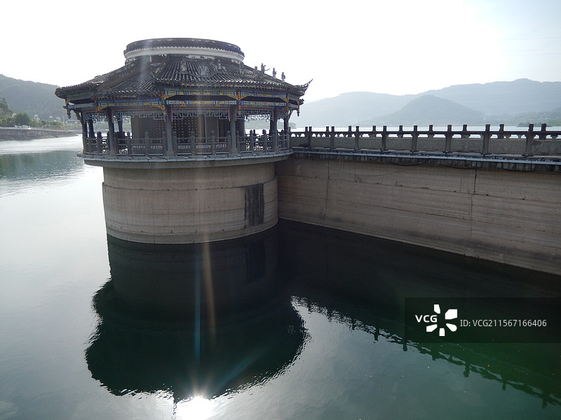 重庆开州区风雨廊桥国家水利部公布第十二批国家水利风景区名单，开县汉丰湖水利工程--水位调节坝在列图片素材