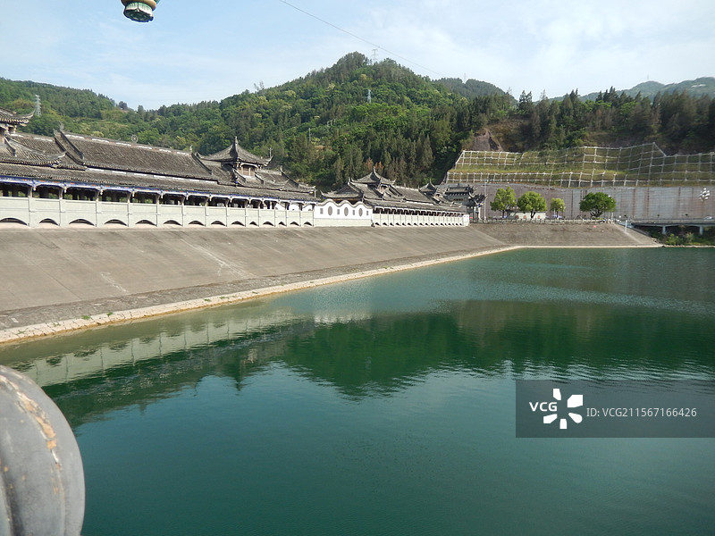 重庆开州区风雨廊桥国家水利部公布第十二批国家水利风景区名单，开县汉丰湖水利工程--水位调节坝在列图片素材
