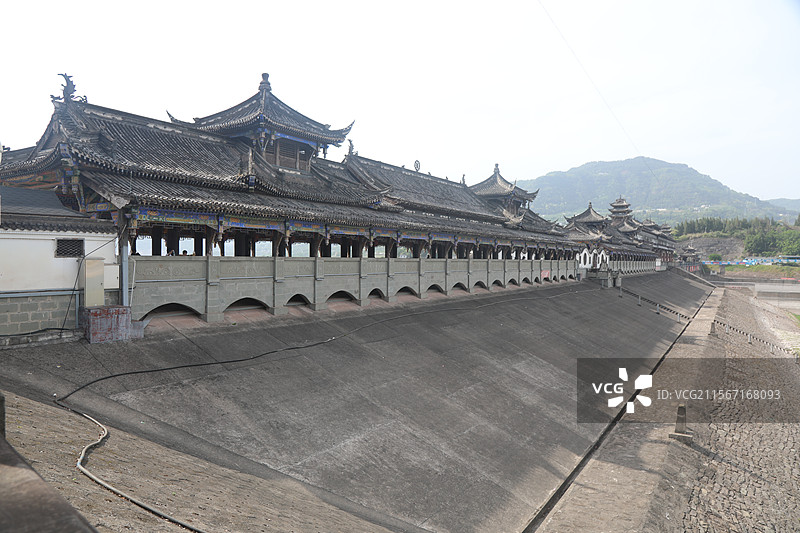 重庆开州区风雨廊桥国家水利部公布第十二批国家水利风景区名单，开县汉丰湖水利工程--水位调节坝在列图片素材