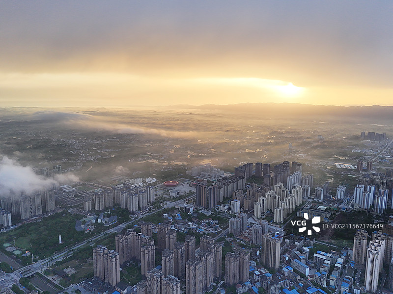 四川大竹大竹县雨后日出城市风光图片素材