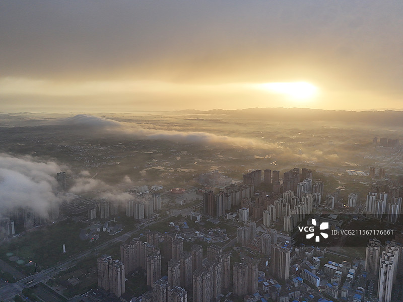 四川大竹大竹县雨后日出城市风光图片素材