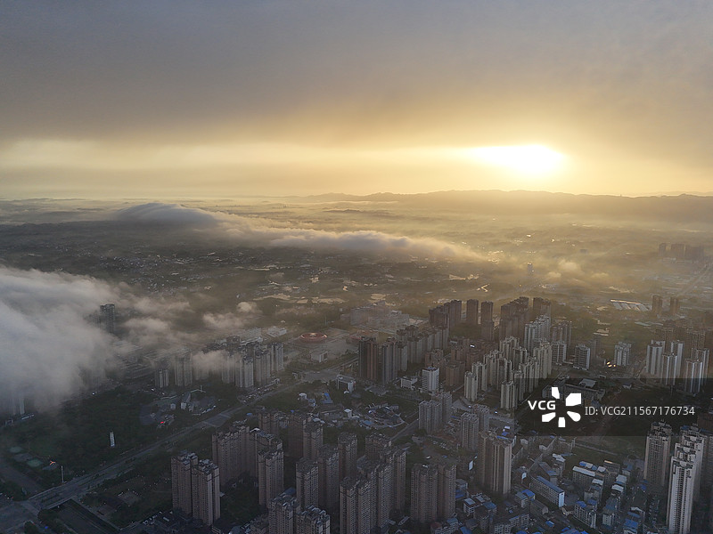 四川大竹大竹县雨后日出城市风光图片素材