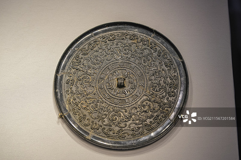 西汉 大乐富贵四叶蟠螭纹铜镜 湖南博物院图片素材