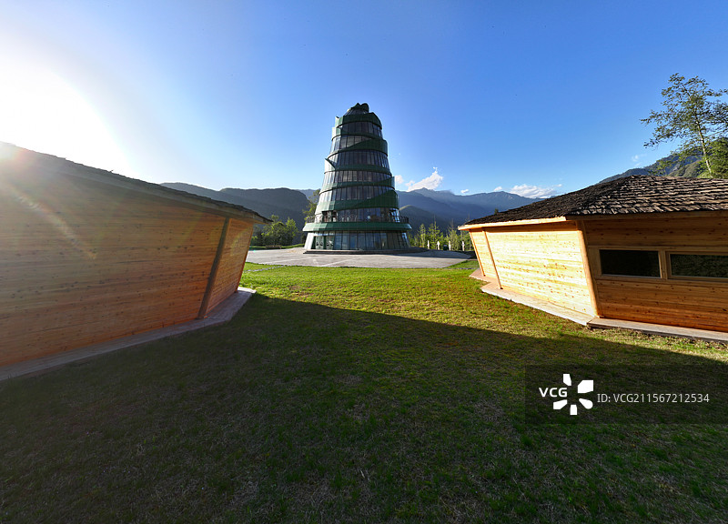 雅安宝兴县蜂桶寨邓池沟熊猫溯源地图片素材