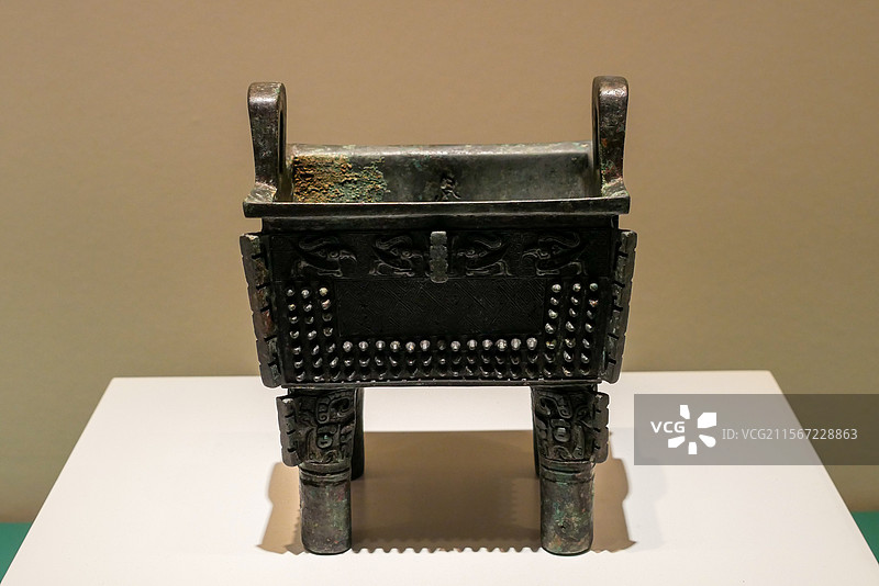 “宁止”铜方鼎图片素材