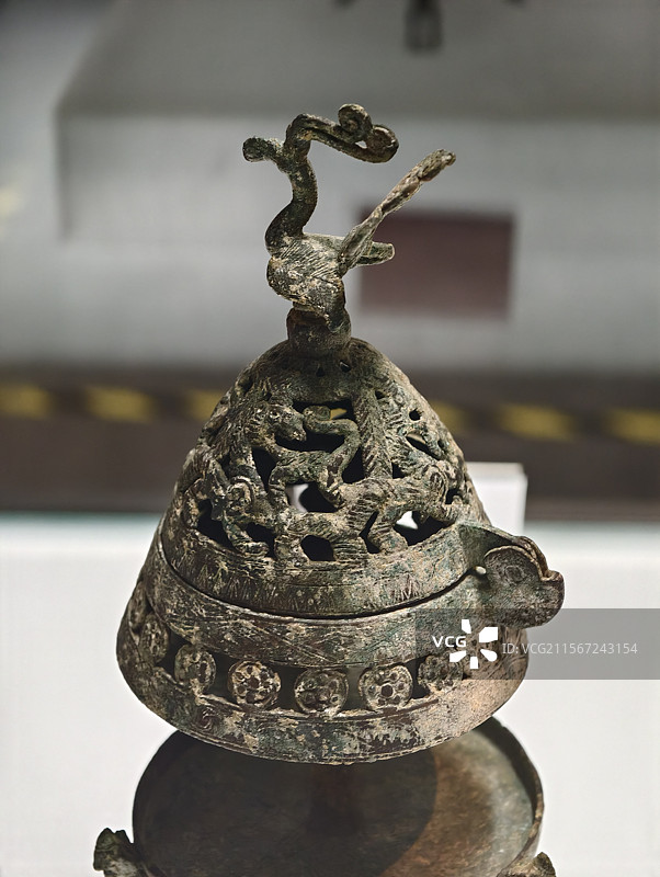 熏炉，立雕凤鸟镂孔熏炉，潍坊寿光博物馆，大汶口文化，龙山文化图片素材
