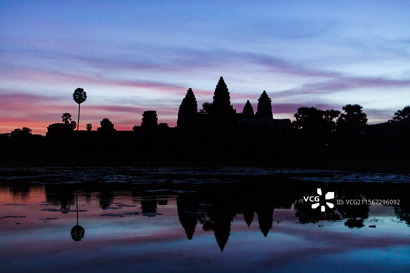吴哥窟日出倒影图片素材