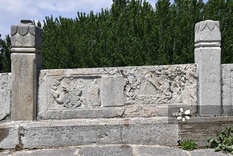 山东省济宁市泗水县泉林镇卞桥栏板上精美的石刻图片素材