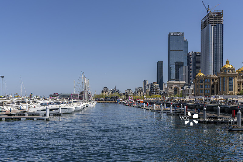 大连东港游艇码头图片素材