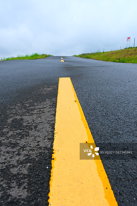 空旷的道路图片素材