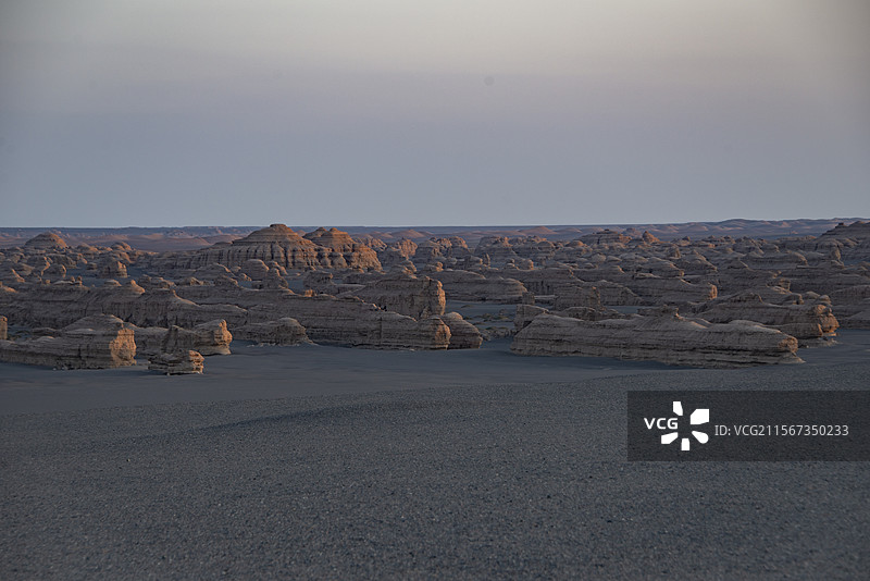 甘肃敦煌雅丹国家地质公园，俗称敦煌雅丹魔鬼城图片素材
