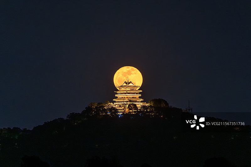惠州挂榜阁圆月图片素材
