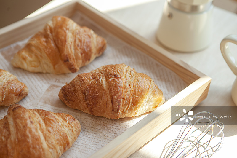 可颂，黄油可颂，酥皮面包，牛角面包，法式可颂，面包，美食，美味，早餐，甜品，点心，烘培，早点，下午茶图片素材