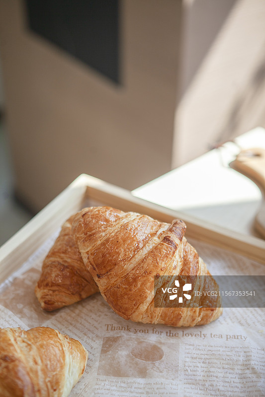 可颂，黄油可颂，酥皮面包，牛角面包，法式可颂，面包，美食，美味，早餐，甜品，点心，烘培，早点，下午茶图片素材