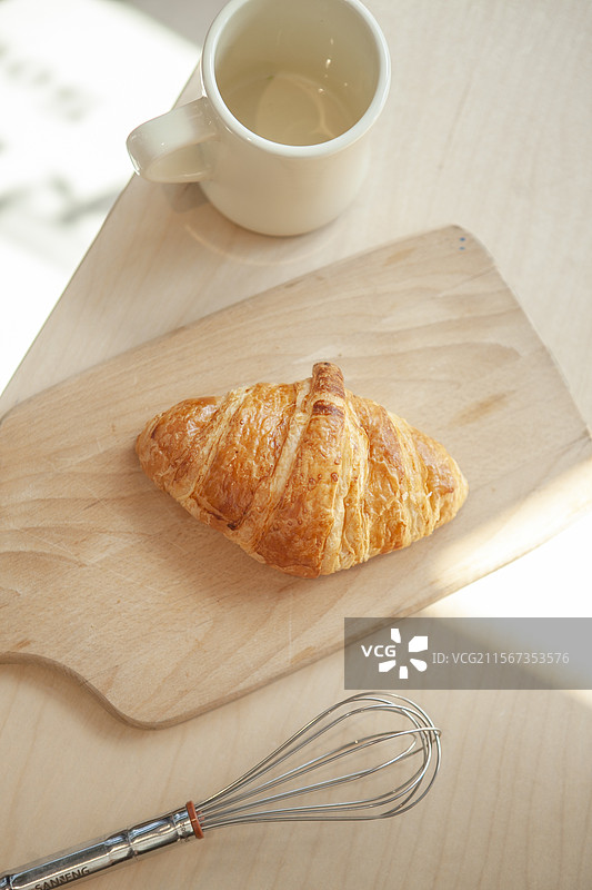 可颂，黄油可颂，酥皮面包，牛角面包，法式可颂，面包，美食，美味，早餐，甜品，点心，烘培，早点，下午茶图片素材
