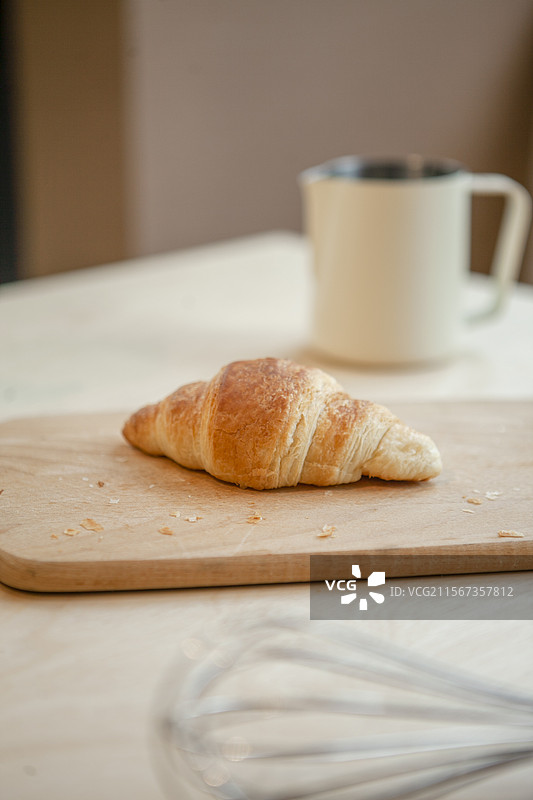 牛角包，羊角包，可颂，黄油可颂，酥皮面包，法式面包，法式可颂，面包，美食，美味，早餐，甜品，点心图片素材