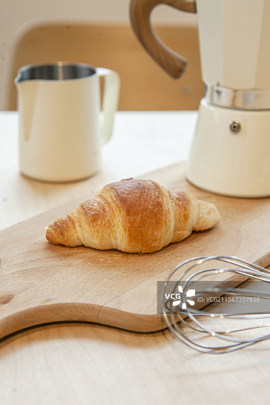 牛角包，羊角包，可颂，黄油可颂，酥皮面包，法式面包，法式可颂，面包，美食，美味，早餐，甜品，点心图片素材