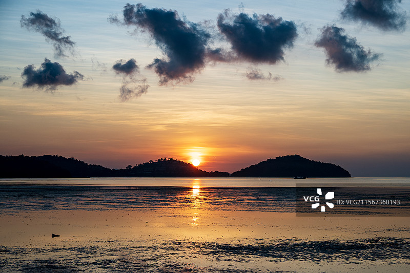 普吉岛海边公园日出图片素材