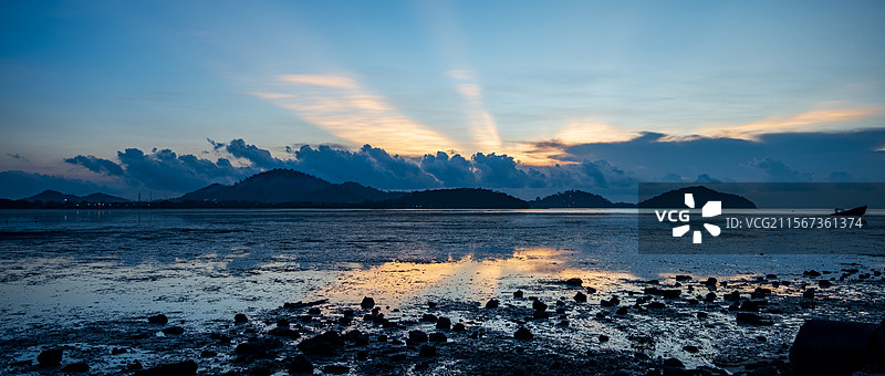 普吉岛海边公园日出图片素材