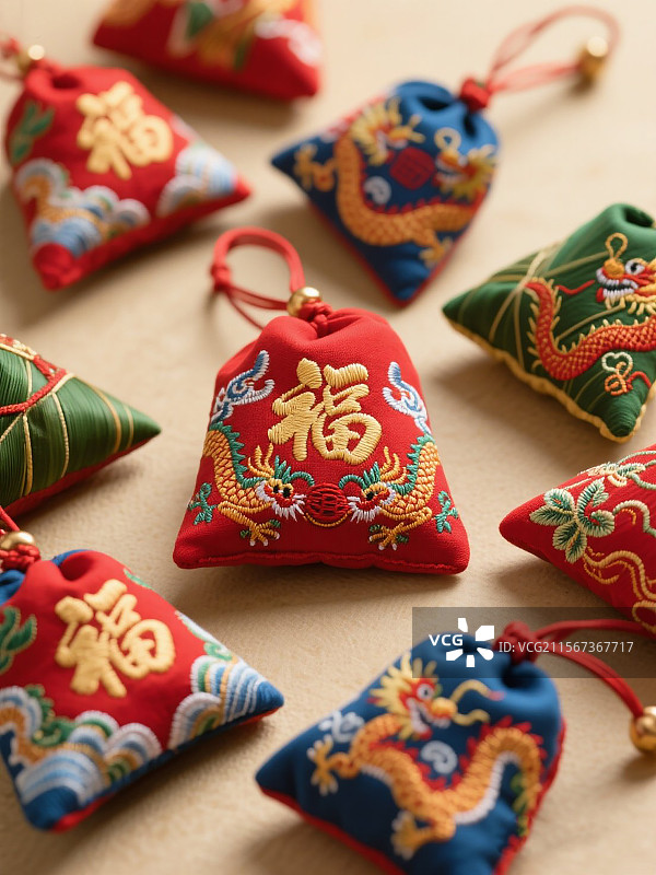 传统节日端午节的粽子香囊香包挂件图片素材
