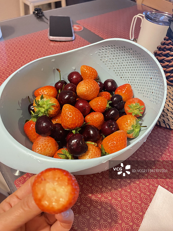 草莓 车厘子水果拼盘图片素材