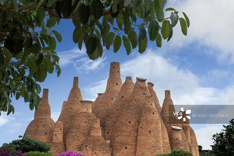 云南红河弥勒市著名景点-东方韵艺术小镇-万花筒建筑风光图片素材