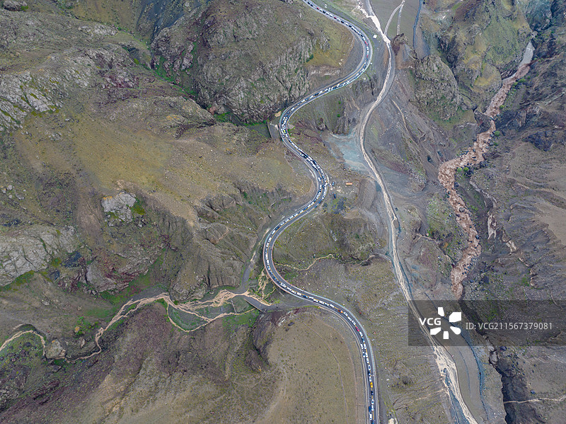 独库公路夏季航拍塌方图片素材